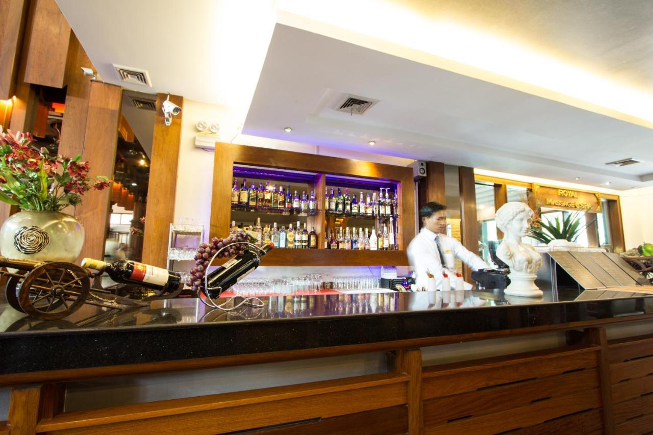 Royal Empire Premium Hotel Siem Reap Exterior photo