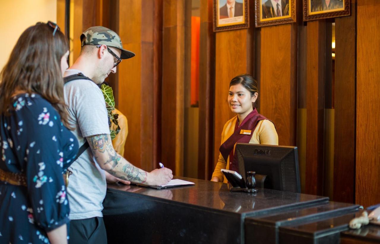 Royal Empire Premium Hotel Siem Reap Exterior photo