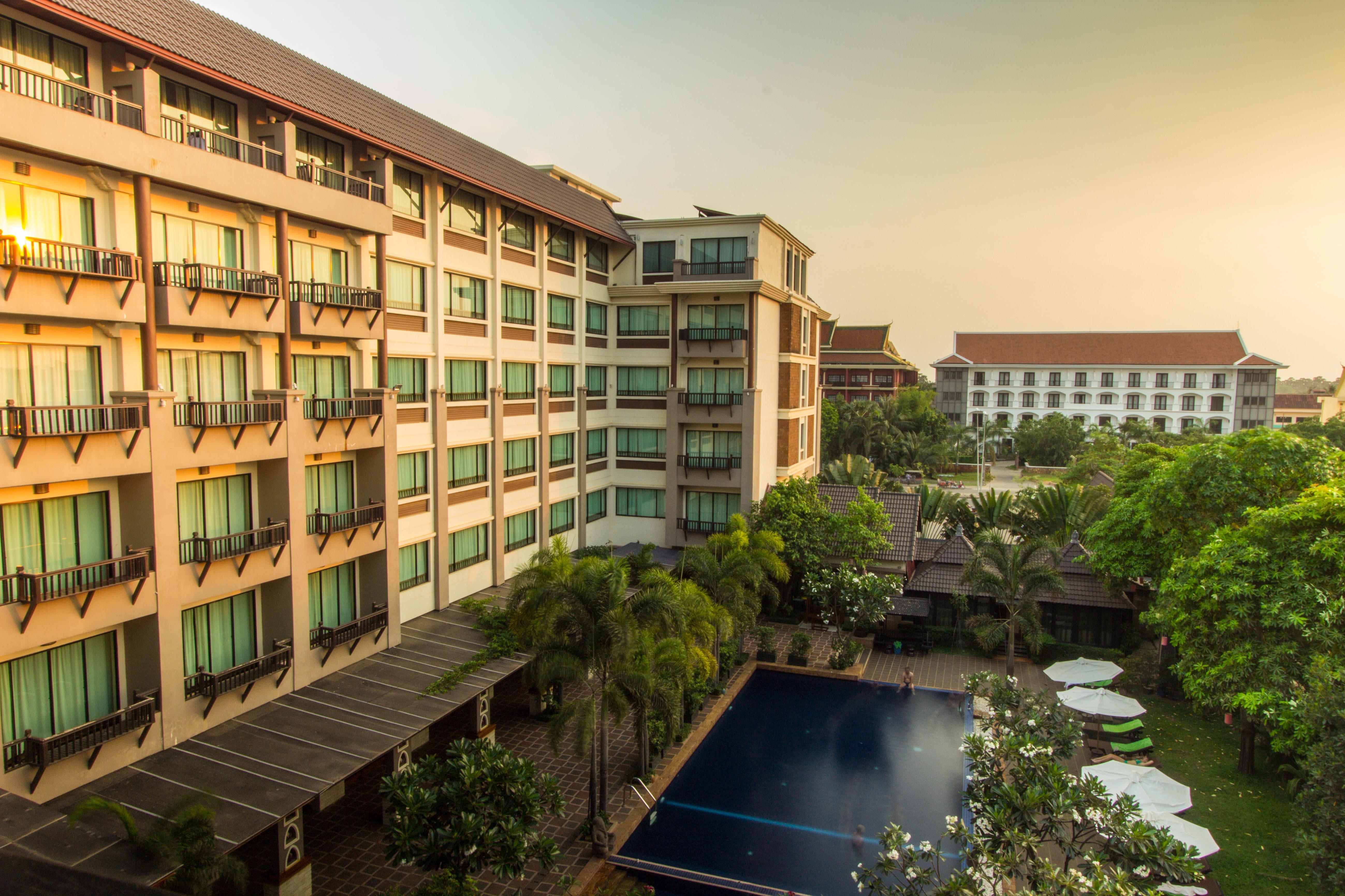 Royal Empire Premium Hotel Siem Reap Exterior photo