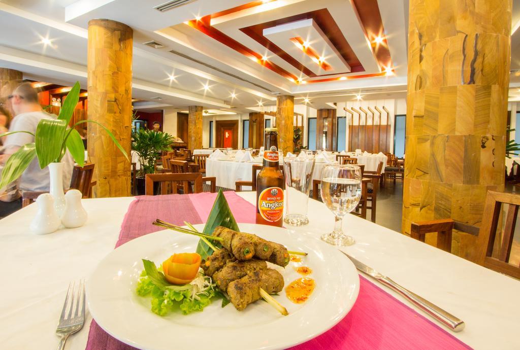 Royal Empire Premium Hotel Siem Reap Exterior photo