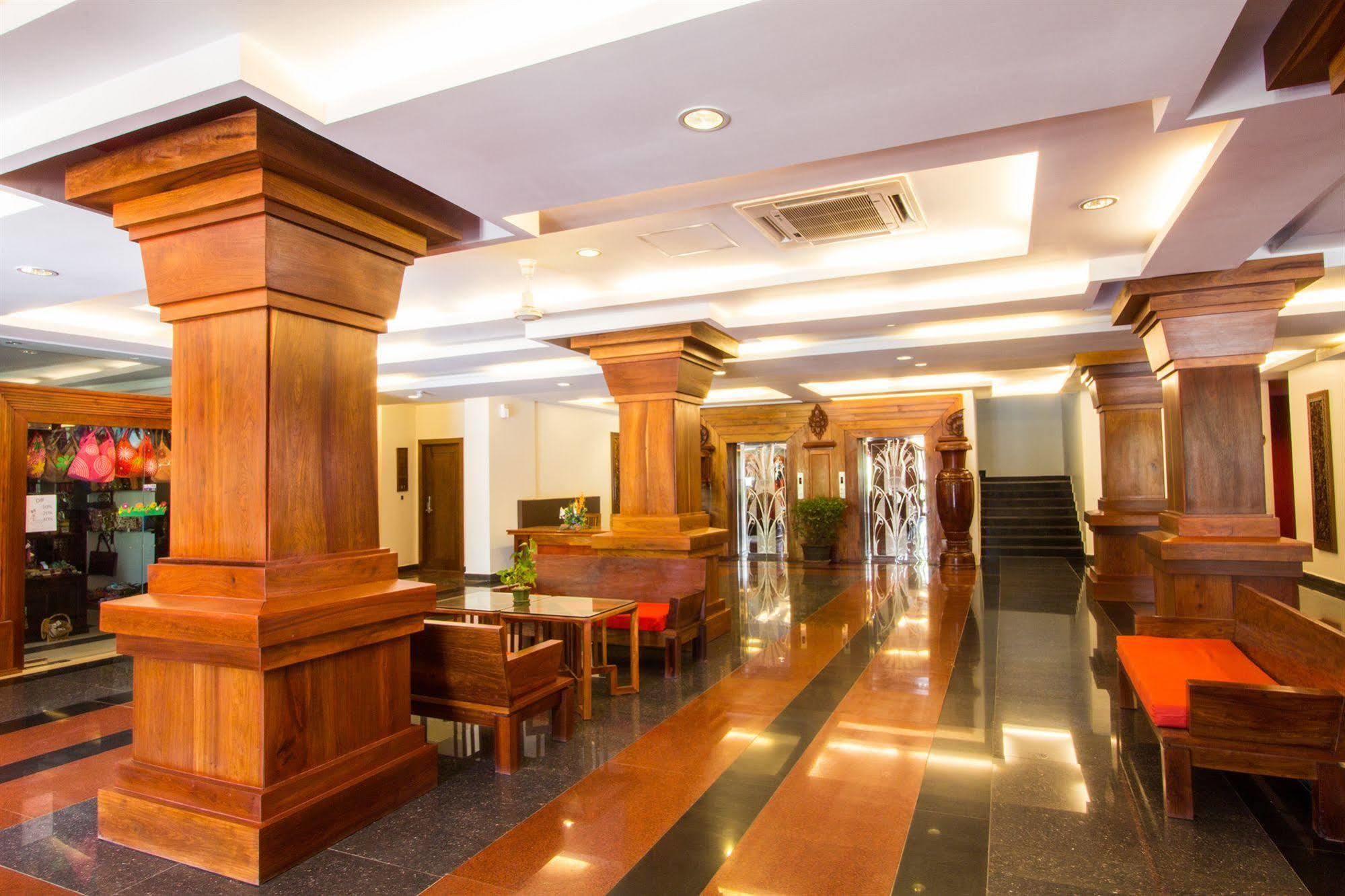 Royal Empire Premium Hotel Siem Reap Exterior photo
