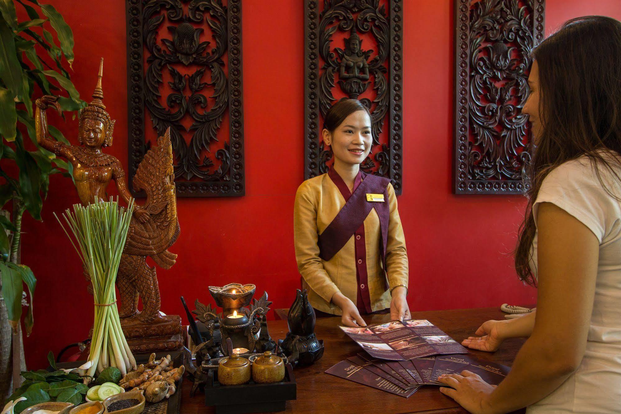 Royal Empire Premium Hotel Siem Reap Exterior photo