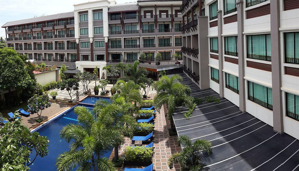 Royal Empire Premium Hotel Siem Reap Exterior photo